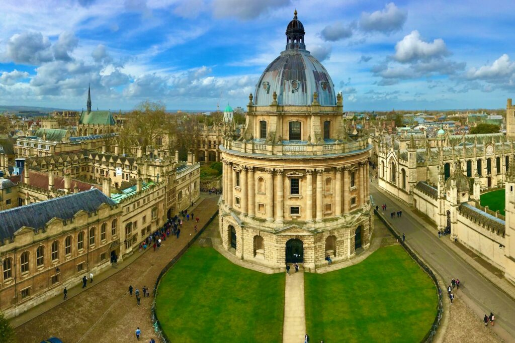 How to Get Into the Best Medical Schools in the UK: A Complete Guide for International Students